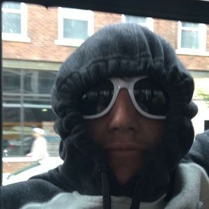 Meet your Posher, Hunter